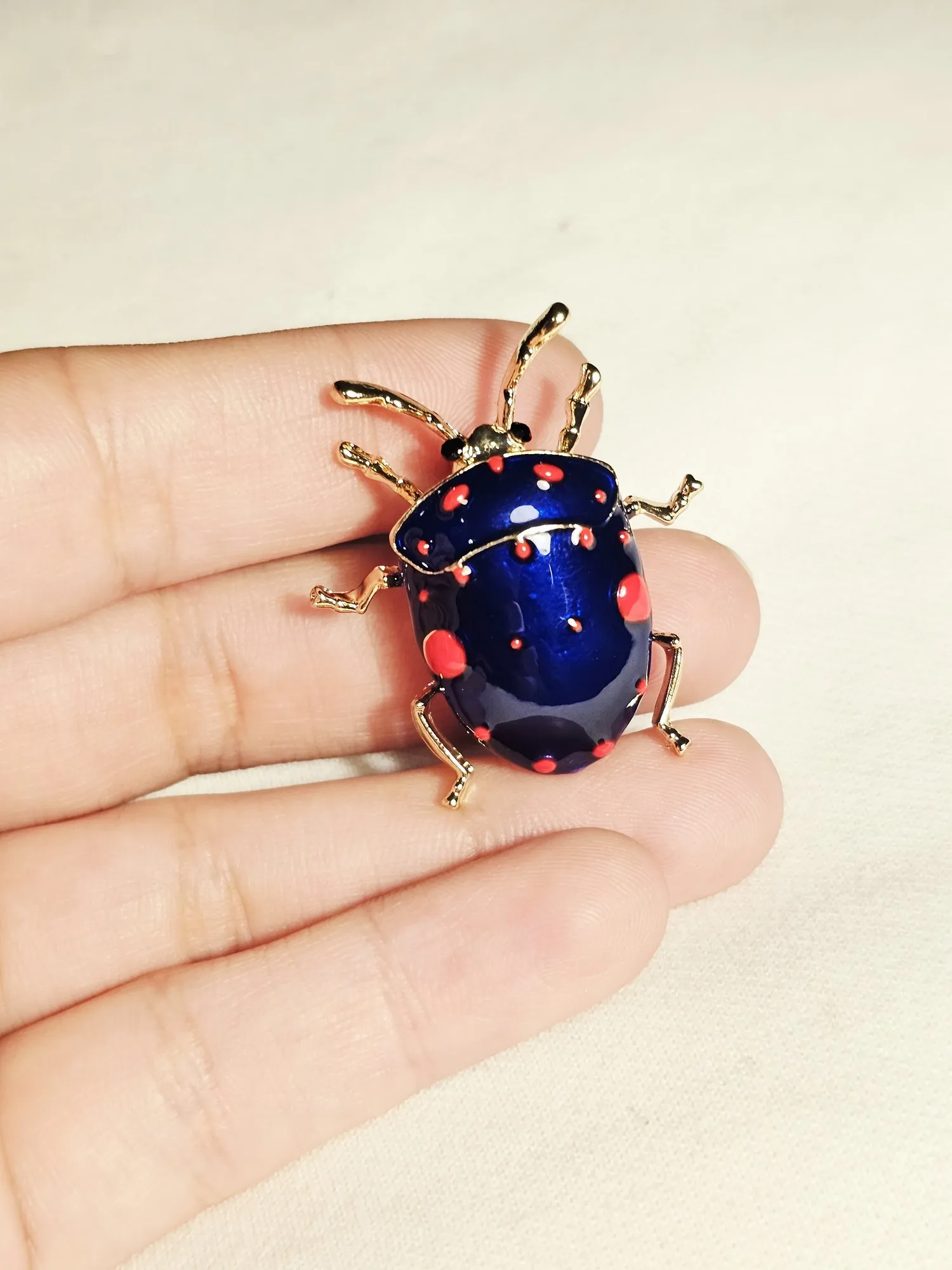 Red Dots Bug view 2