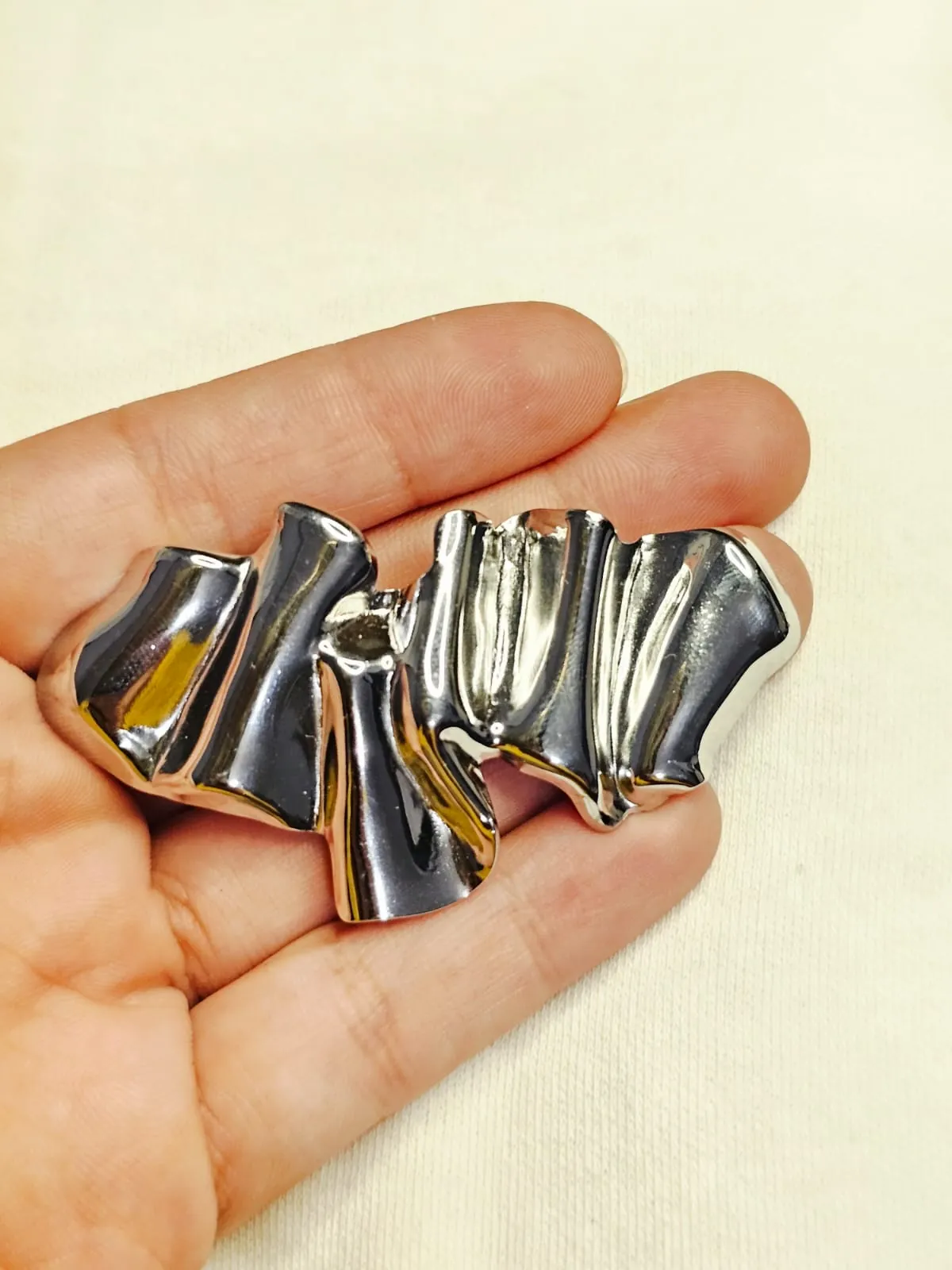 Silver Ruffle view 2